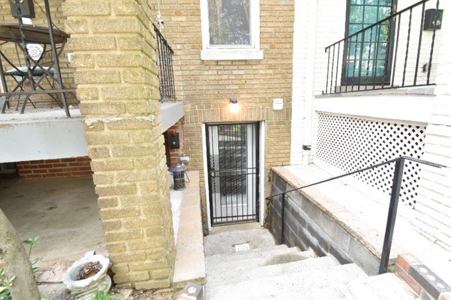 Building Photo - 620 Princeton Pl NW