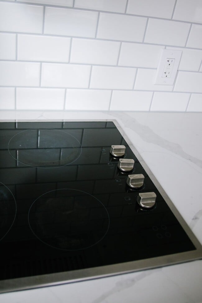 Building Photo - Hawthorne @ Ladd's - 1 & 2 Bedroom Apartme...