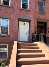 Building Photo - 259 Grove St