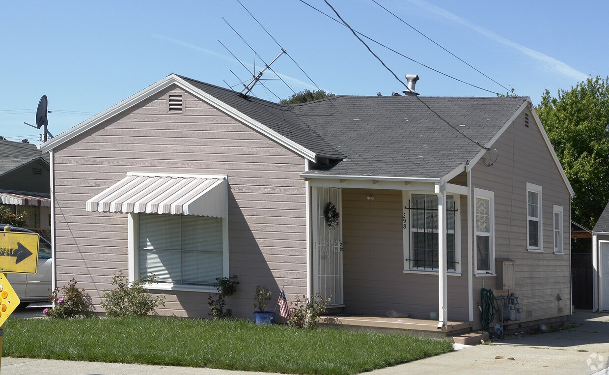 Foto del edificio - 298-300 Bristol Blvd