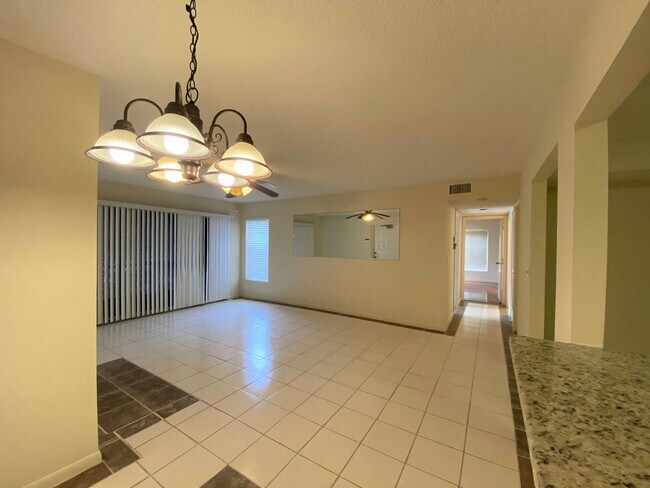 Building Photo - 13750 Oneida Dr