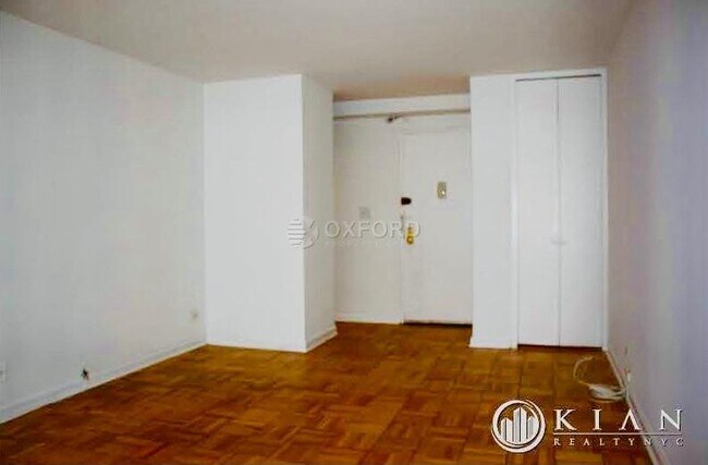 Building Photo - Gorgeous Alcove Studio for rent in Murray ...