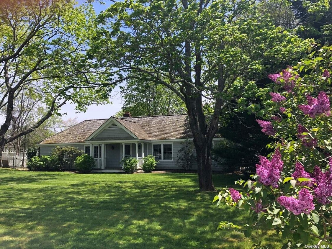 Primary Photo - 51 Oneck Rd