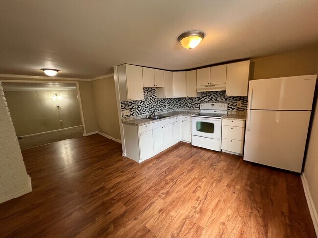 Foto del edificio - 848-850 Capouse Avenue