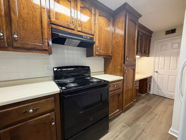 Building Photo - 2 Bedroom 2.5 Bath Condominium in Sweetwater Plantation