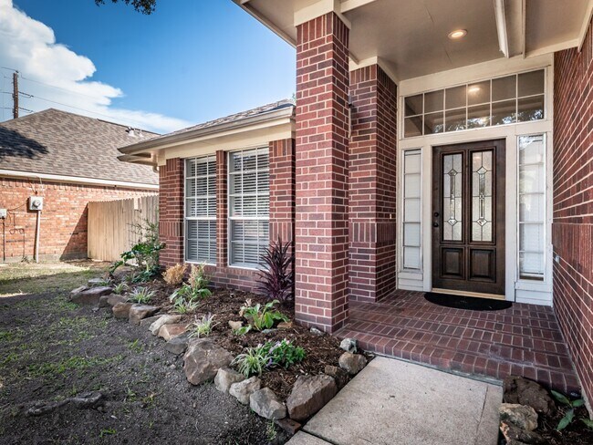 Foto del edificio - 12807 Village Way Dr
