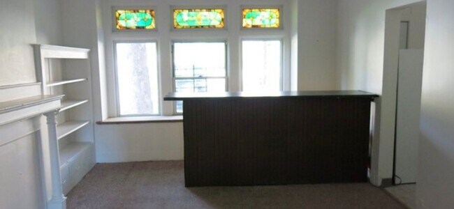 Foto del edificio - 6 bedrooms Student Housing Available for r...