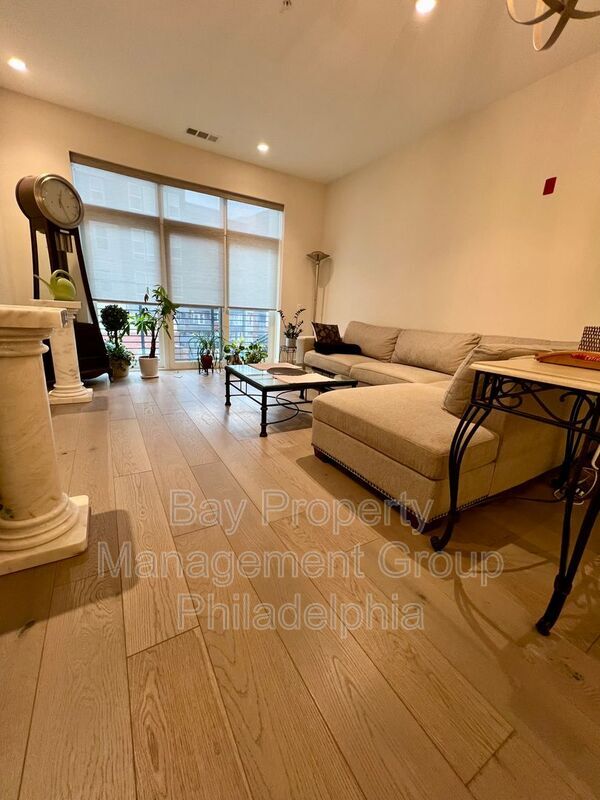 Building Photo - 575 S Goddard Blvd