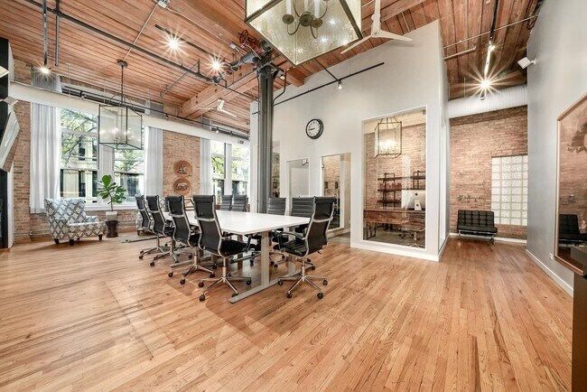 Foto del edificio - 1327 W Washington Blvd