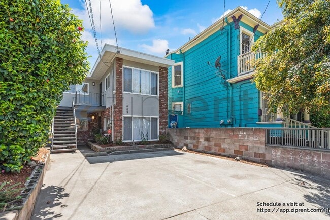 Building Photo - 669 33rd St