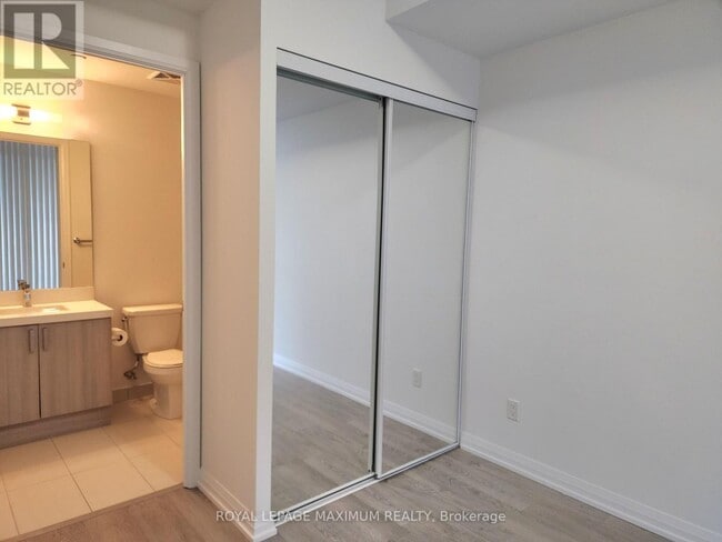 Building Photo - 7895 Jane St