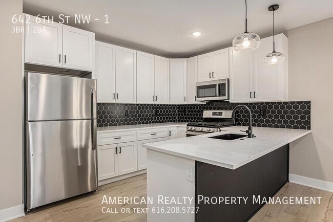 Building Photo - 642 6th St NW