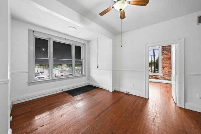 Living Room - 4713 N Florida Ave