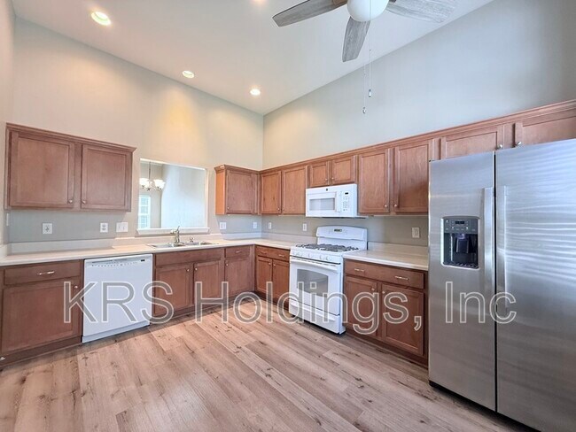Foto del edificio - 232 N Honey Springs Ave