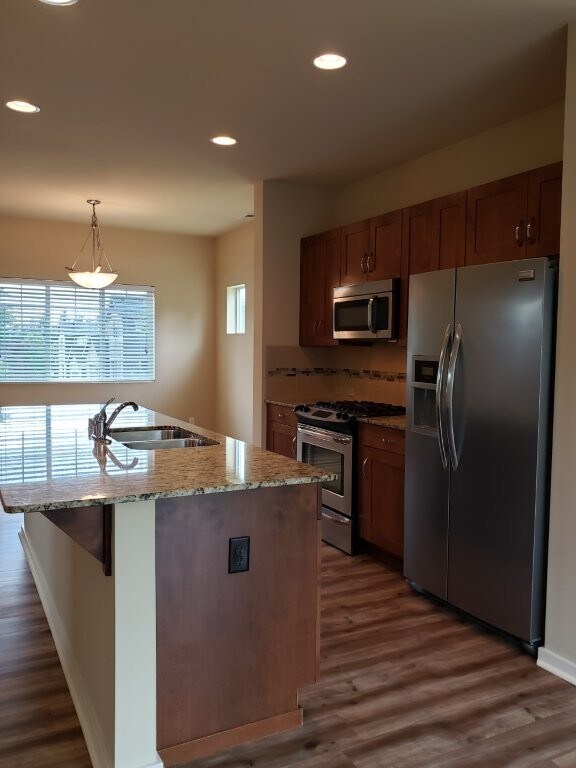 Foto del edificio - 11511 Glacier Pl NW