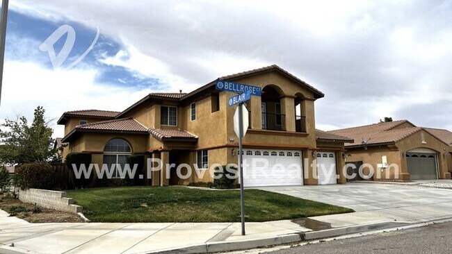 Building Photo - HUGE 4 Bedroom 3 Bath Home in Victorville ...