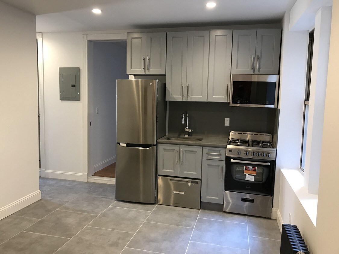 Foto principal - 221 Wadsworth Ave