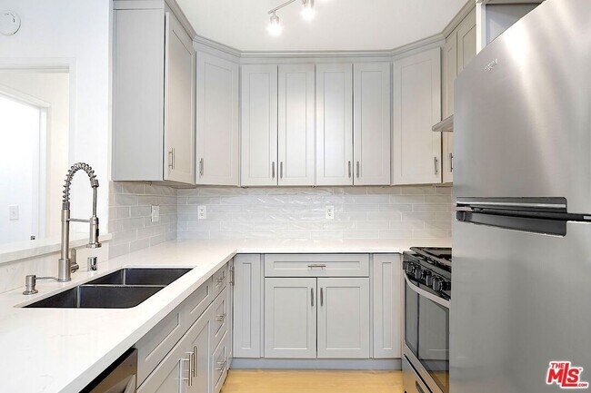 Foto del edificio - 9005 Cynthia St