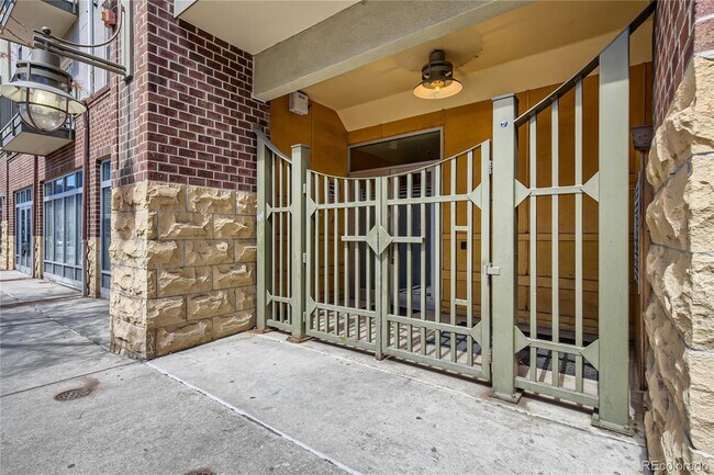 Building Photo - 837 E 17th Ave