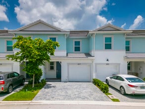 Building Photo - 1857 Spoonbill Ct