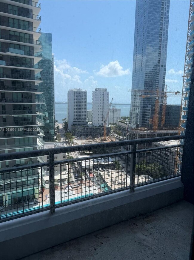 Foto del edificio - 60 SW 13th St