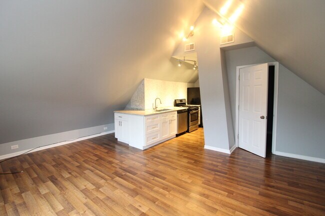 Foto del edificio - 3732 N Ashland Ave