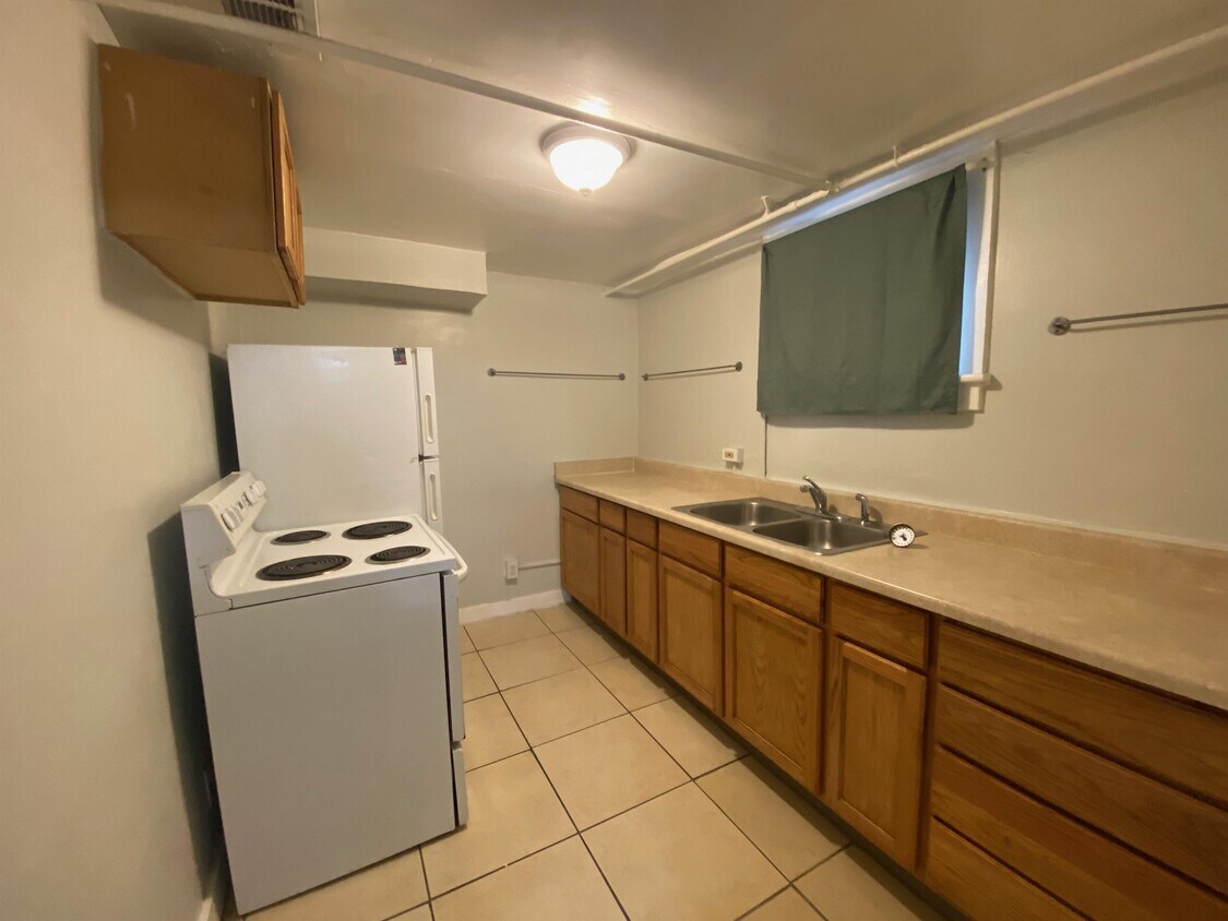 Primary Photo - 1404 Stuart St