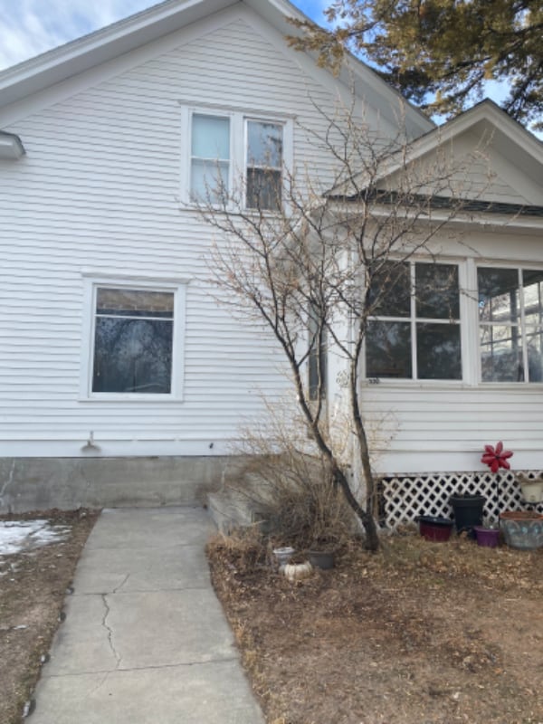 Building Photo - 220 4th Ave E