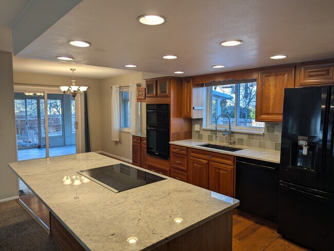 Foto del edificio - 582 S Everett Ct