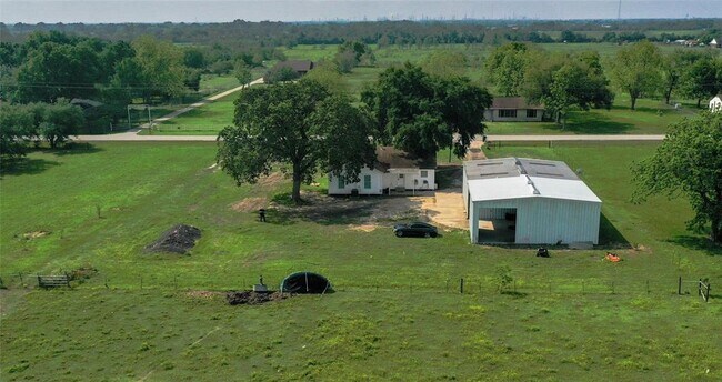 Building Photo - 3319 Barbers Hill Rd
