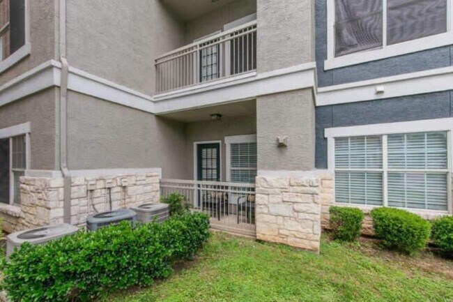 Building Photo - 2 bedroom in Austin TX 78744