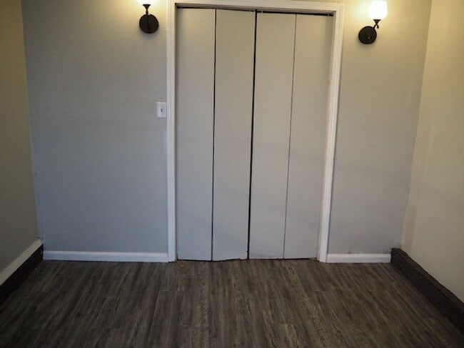 Building Photo - 2 br, 1 bath House - 1233 N Goff Ave.