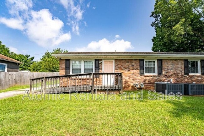 Photo - 2407 Holbrook Dr House