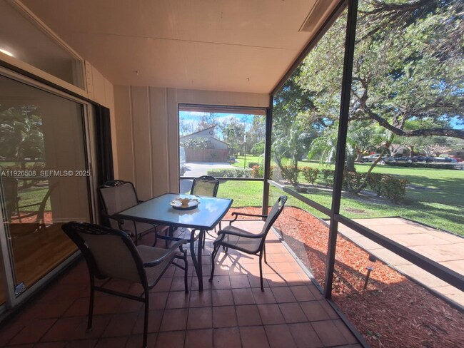 Foto del edificio - 22295 Timberly Dr