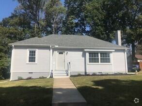 Building Photo - 306 West Ave