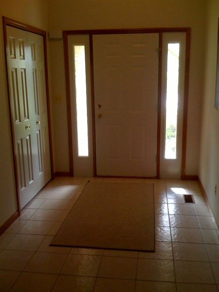Building Photo - 48690 Southway Dr