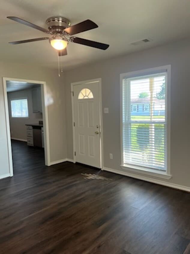 Primary Photo - 3 Bed / 1 Bath House, PNGISD