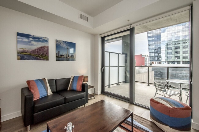 Photo du bâtiment - 1650 Granville St