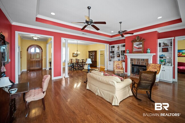 Building Photo - 632 Magnolia Cir