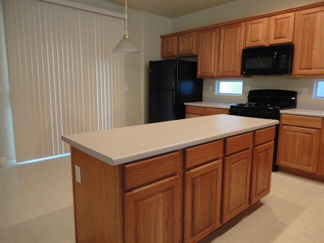 Foto del edificio - 8802 Salvestrin Point Ave