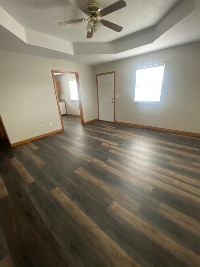 Building Photo - Meadowlark