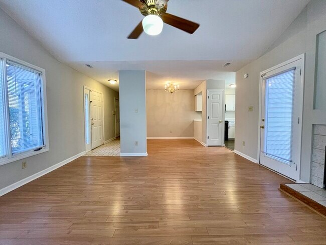 Foto del edificio - 4114 Beechnut Ln