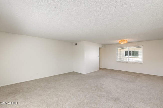 Foto del edificio - 5809 E Thomas Rd