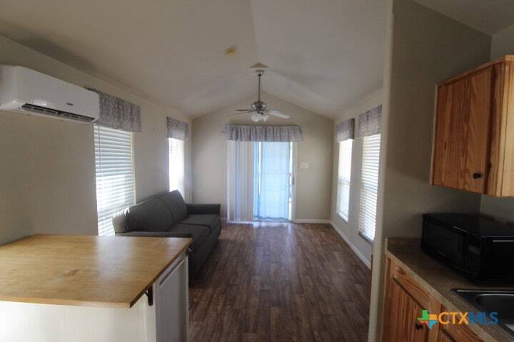 Building Photo - 6 Lantana Dr