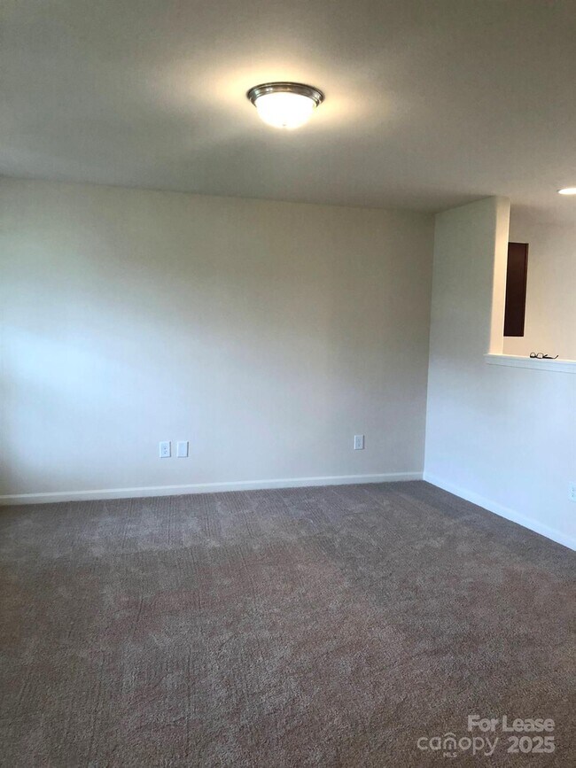 Foto del edificio - 1704 Overcreek Cir