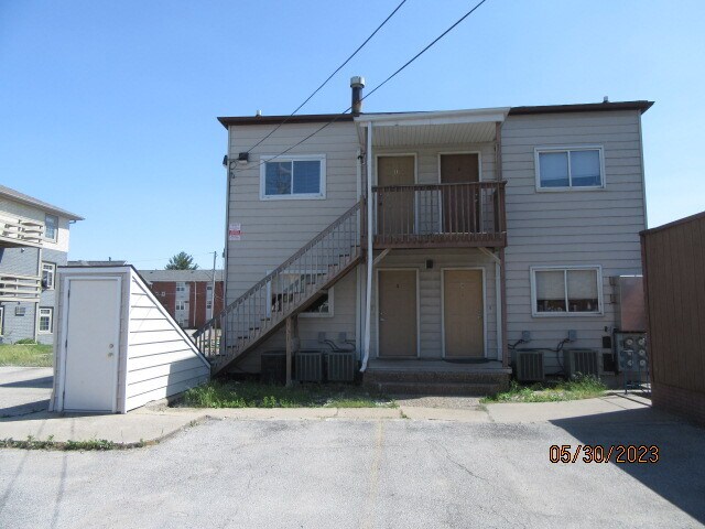 Foto del edificio - 512 E Burlington St