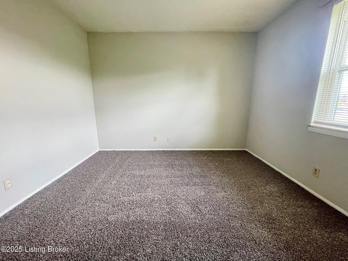 Building Photo - 2504 Langdon Dr