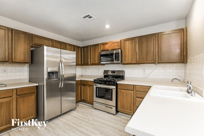 Building Photo - 7427 Margollini St