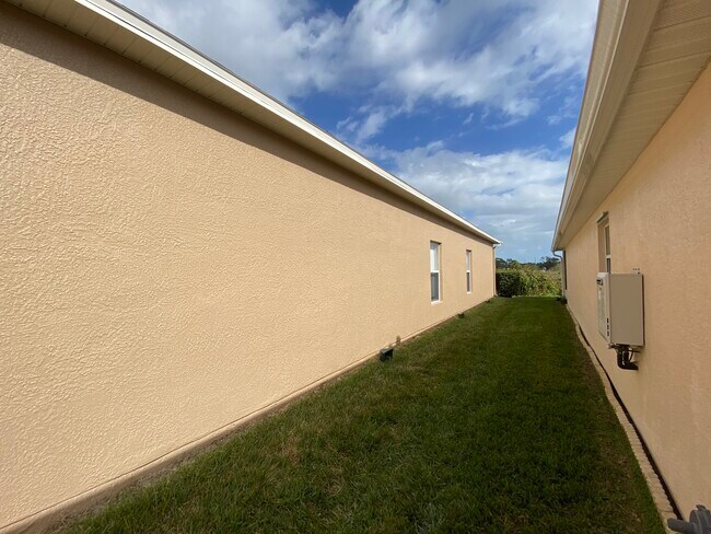 Foto del edificio - 5212 Outlook Dr