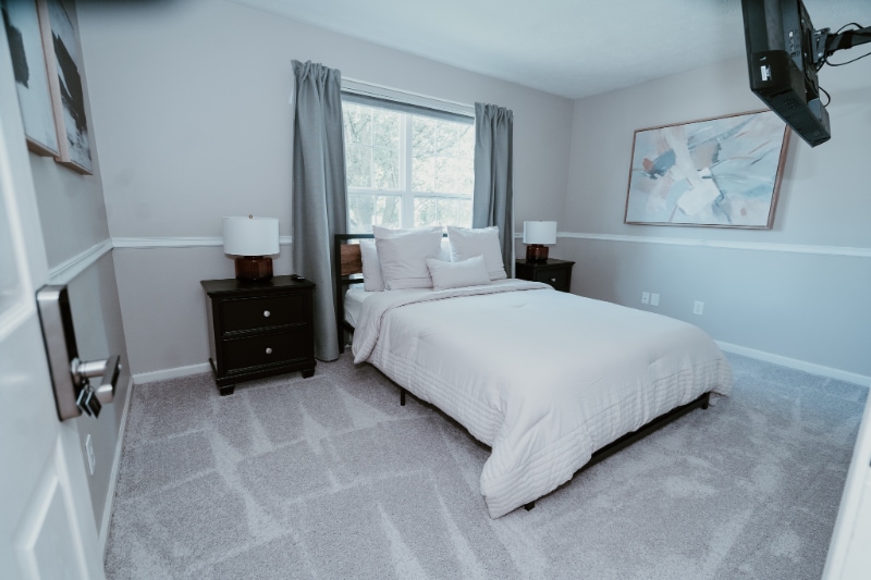 Primary Photo - 5860 Newhall Dr